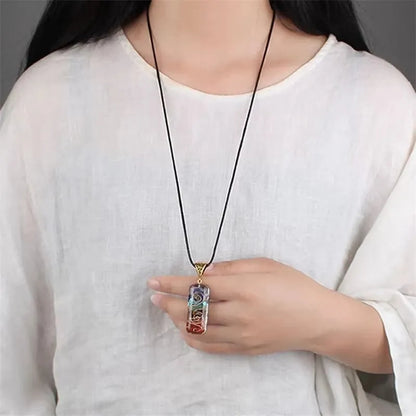 Retro Reiki Healing Energy Crystal Pendant Natural Stone for Yoga Meditation Spiritual 7 Chakra Jewelry Necklace Amulet